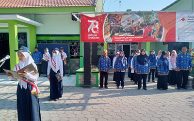 MENUMBUHKAN JIWA PATRIOTISME DAN NASIONALISME MELALUI KEGIATAN PHBN DI SMP NEGERI 1 PLOSOKLATEN