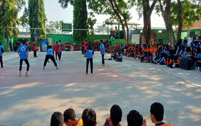 KEGIATAN TENGAH SEMESTER DI SMP NEGERI 1 PLOSOKLATEN SEBAGAI BENTUK HEALING YANG DIBERIKAN SEKOLAH